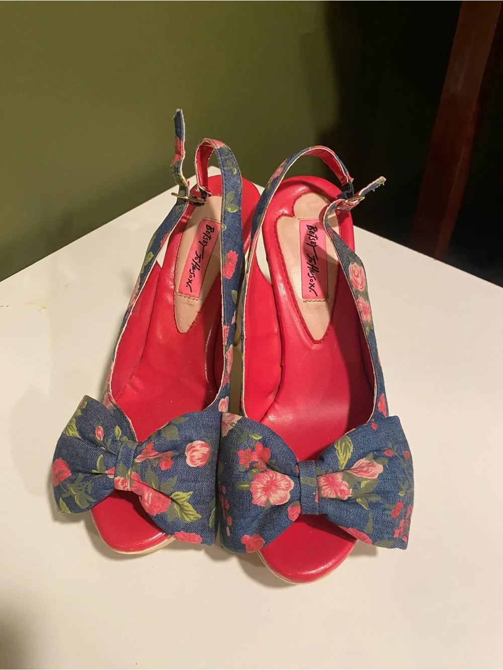 Betsey Johnson Navy Floral Bow Slingback Heels with Pink Insole
